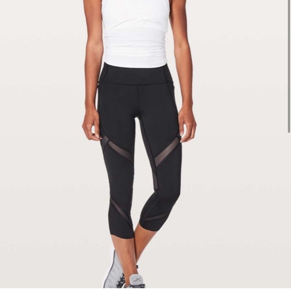Lululemon On Pace Crop 21"‎ in Black.